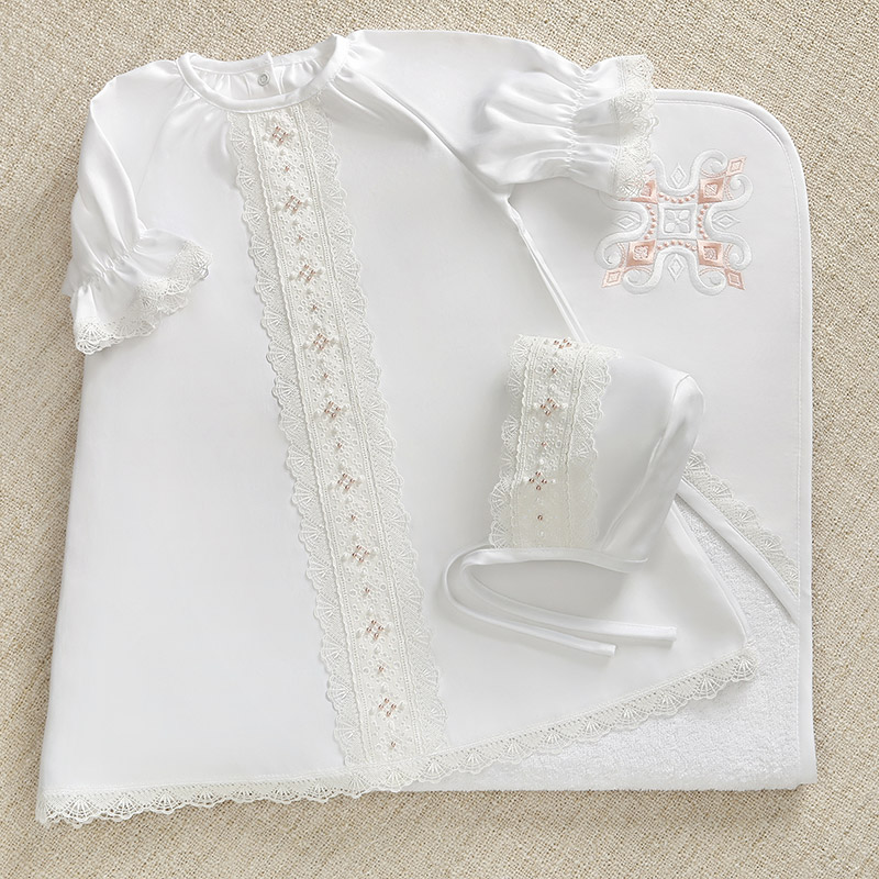 Крестильный комплект "Бусинка" для девочки с полотенцем фото 2