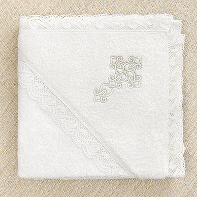 Фото товара "Махровое кружевное полотенце "Ажурный крестик" для крещения" при наведении