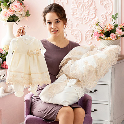 Комплект на выписку девочки "Маркиза" молочно-бежевый - миниатюра фотографии товара в каталоге ЛиноБамбино