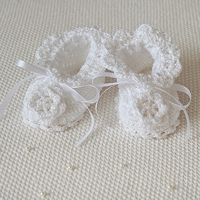 Вязаные пинетки для девочки "Жемчужные" - миниатюра фотографии товара в каталоге ЛиноБамбино