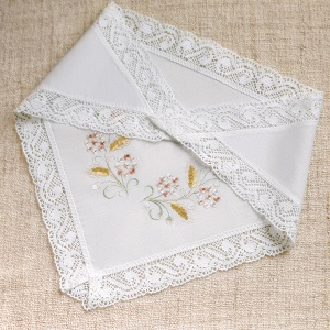 Детская косынка с вышивкой "Василиса" - миниатюра фотографии товара в каталоге ЛиноБамбино