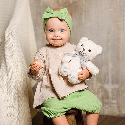 Фото товара "Костюмчик из муслина Дуэт салатовый-песочный для девочки" при наведении