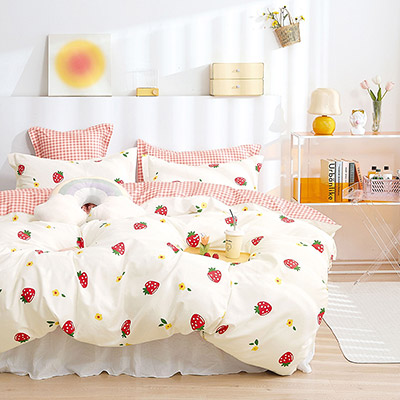 "Клубника" 1,5 спальный комплект постельного белья - миниатюра фотографии товара в каталоге ЛиноБамбино