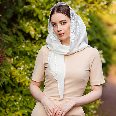 Вышитая косынка "Адель" - фото из магазина ЛиноБамбино