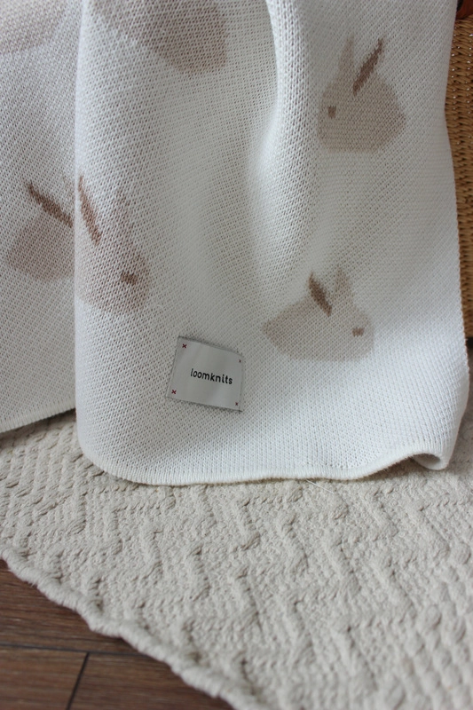 Вязаный детский плед "Кролики" молочный фото 2