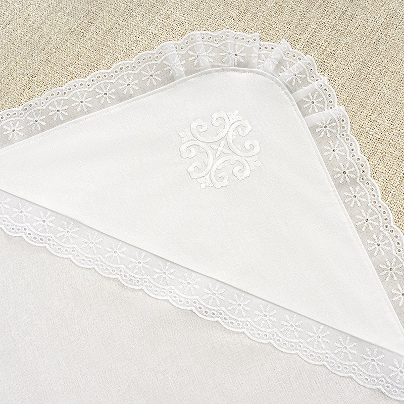 Крестильный комплект "Аленка" для девочки с пеленкой фото 6