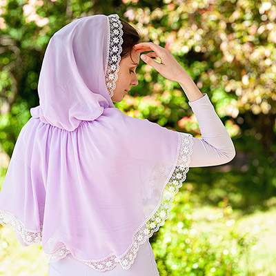 Фото товара "Платок с капюшоном для таинств "Сирень"" из магазина ЛиноБамбино