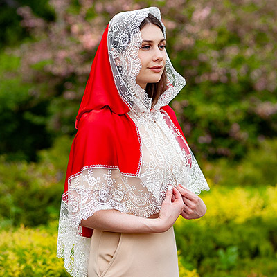 Красный платок с капюшоном "Каролина" - фото из магазина ЛиноБамбино