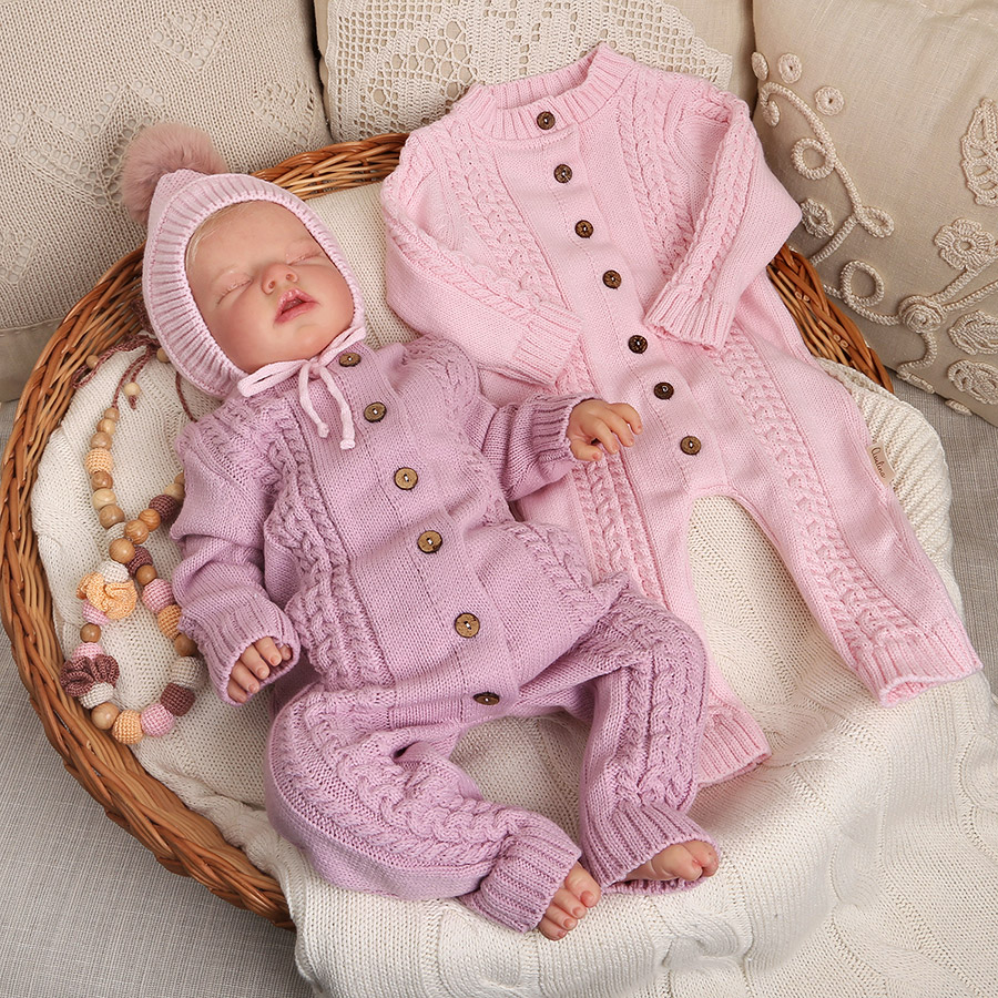 Вязаная шапочка-чепчик розовый с помпоном фото 4