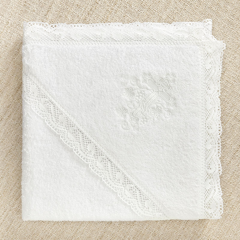 Полотенце с кружевом для крещения "Ручеек" фото 1