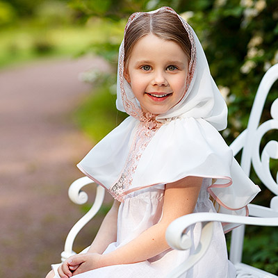 Фото товара "Платок-капюшон для девочки "Любава"" из магазина ЛиноБамбино