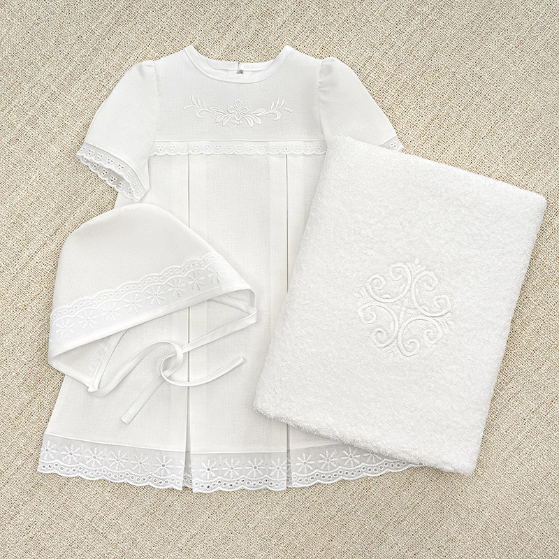 Крестильный набор для девочки "Аленка" с полотенцем фото 3