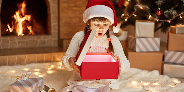 Чем украсить наряд малыша на Новый год: 10 идей