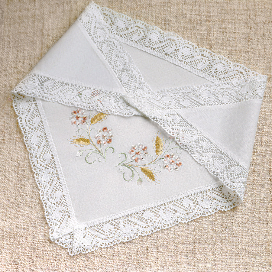 Детская косынка с вышивкой "Василиса" фото 2