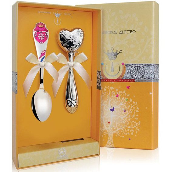 Фото товара "Ложка и погремушка "Сердце"" из магазина ЛиноБамбино