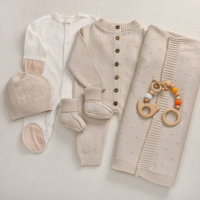 Фото товара "Набор комбинезон с пледом "Капелька" бежевый" из магазина ЛиноБамбино