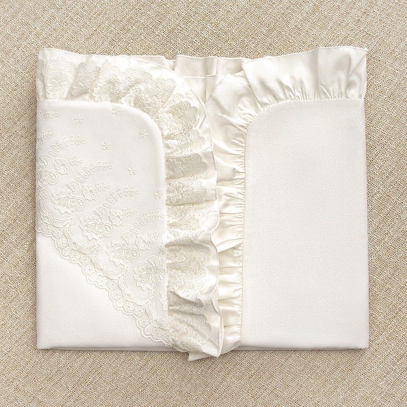 Крыжма с уголком для крещения девочки "Анастасия" фото 4