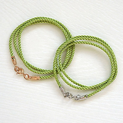 Фото товара "Гайтан ЛЕПТА нефрит" из магазина ЛиноБамбино