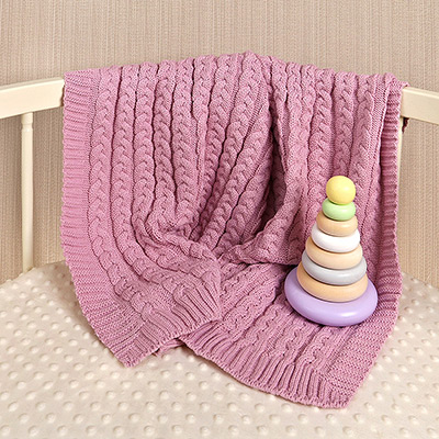 Фото товара "Детский плед "Косички" темная пудра" из магазина ЛиноБамбино