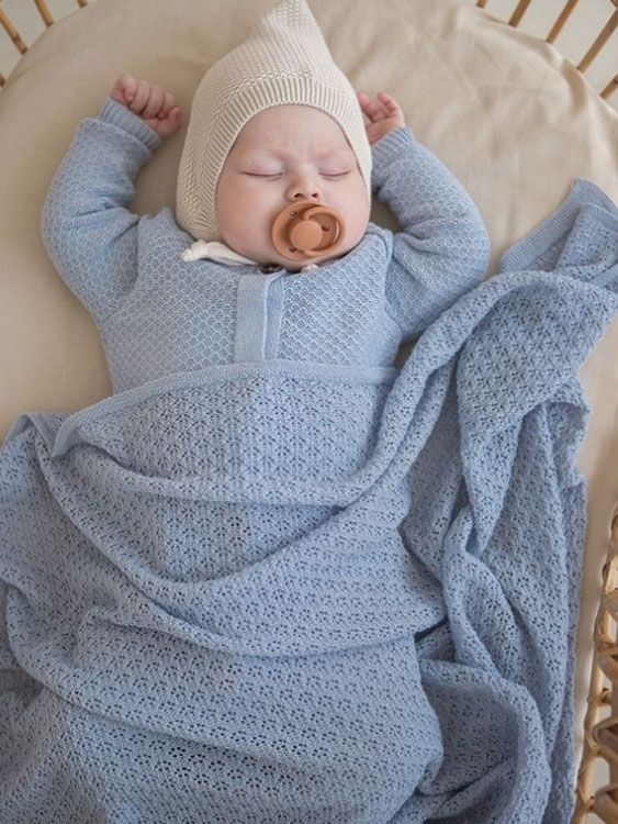 Ажурная пеленка-плед небесный фото 2