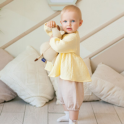 Фото товара "Костюмчик из муслина Дуэт бежево-желтый для девочки" при наведении