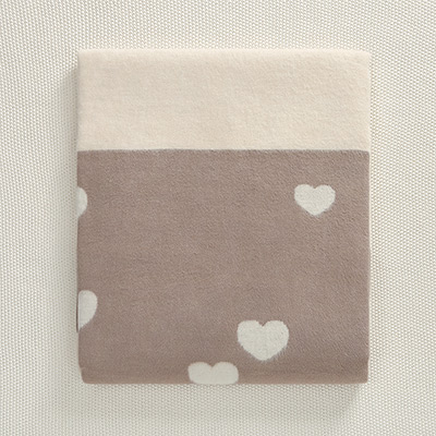 Малышовое легкое одеяло "Сердечки" - миниатюра фотографии товара в каталоге ЛиноБамбино