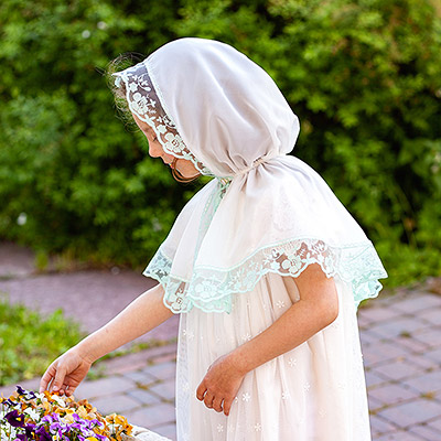 Фото товара "Платок-капюшон для девочки "Тиффани"" из магазина ЛиноБамбино