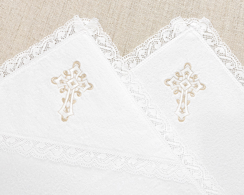 Полотенце с кружевом для крещения "Перышко" фото 3