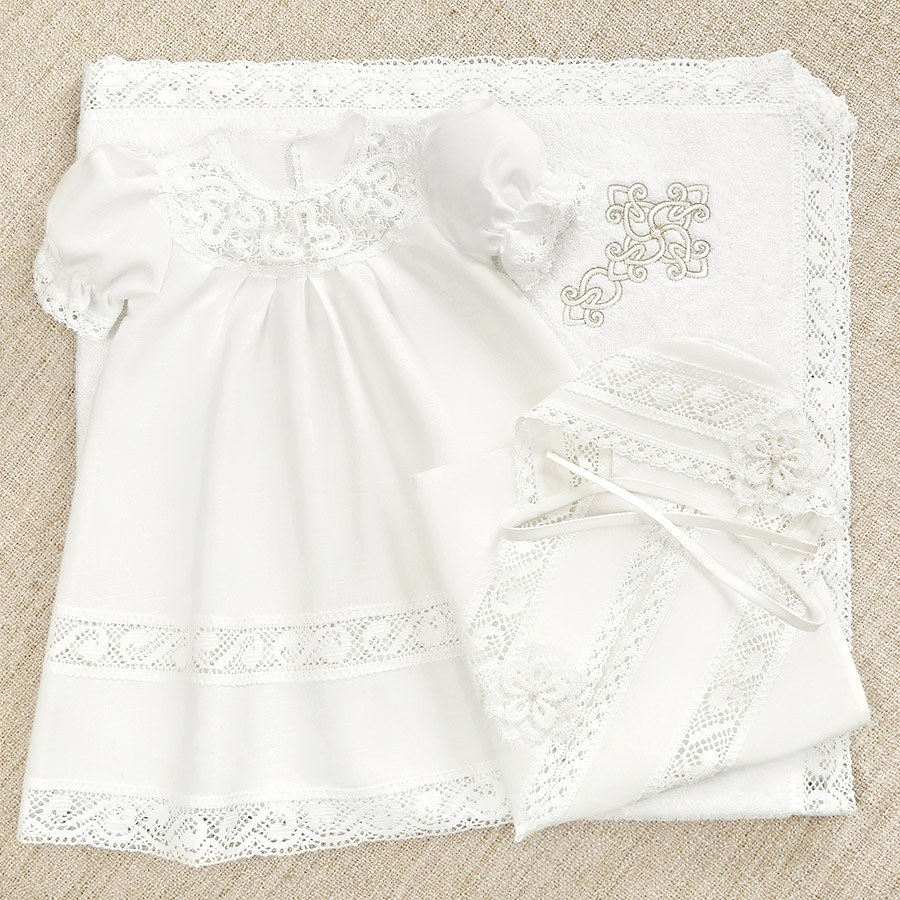 Фото товара "Крестильный набор для девочки "Катерина" с полотенцем" при наведении