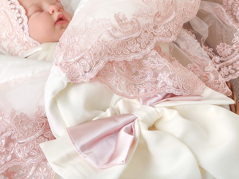 Комплект на выписку девочки "Самия" молочно-пудровый фото 16