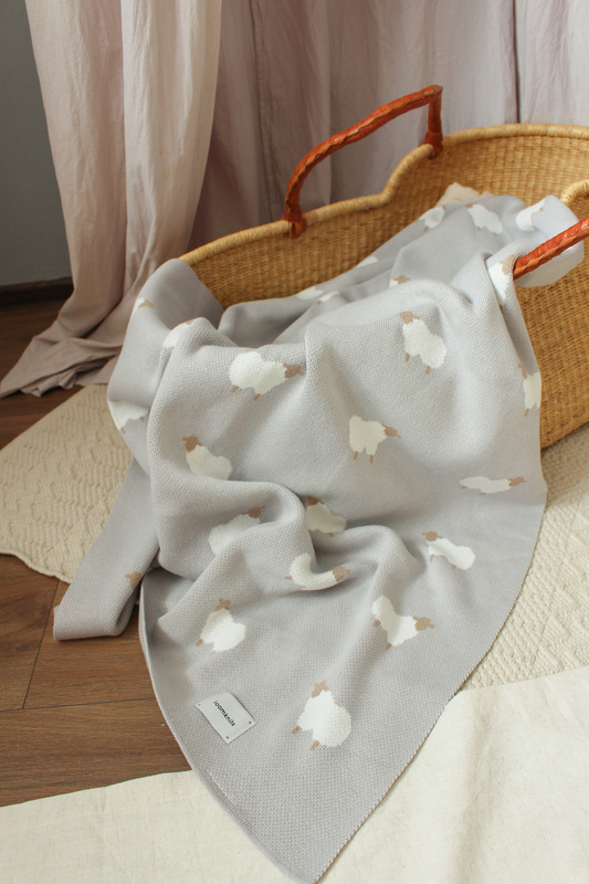 Плед вязаный Овечки, серый фото 3