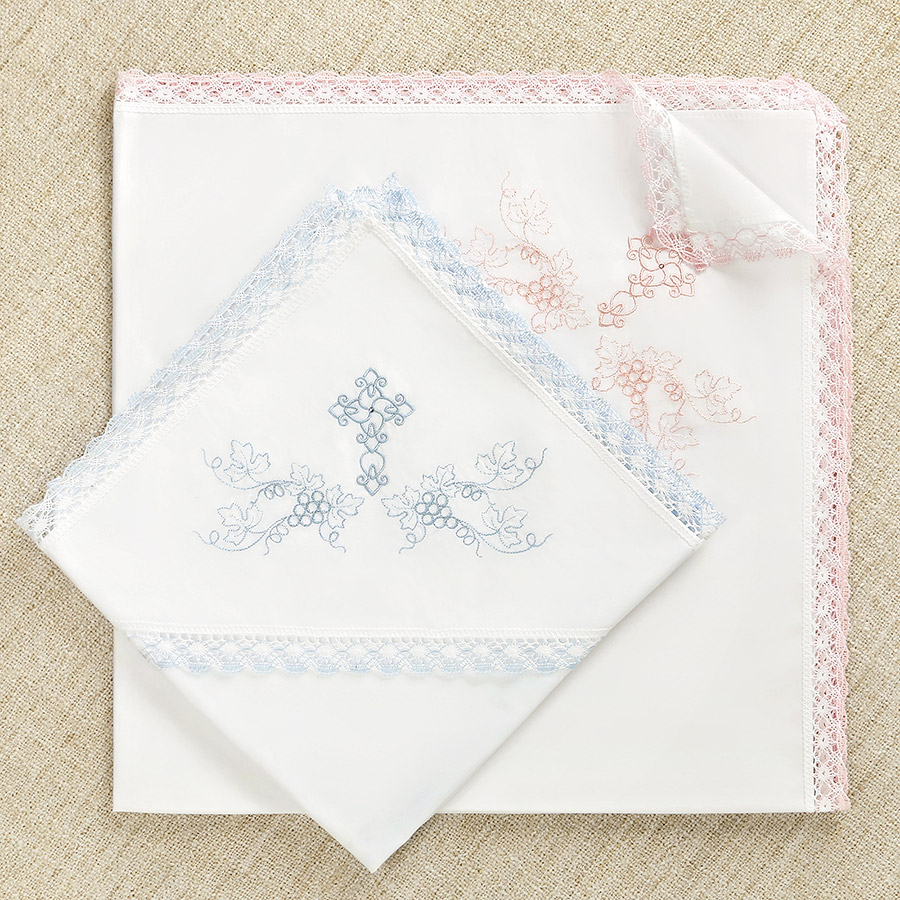 Крестильная пеленка с голубым кружевом для мальчика фото 4