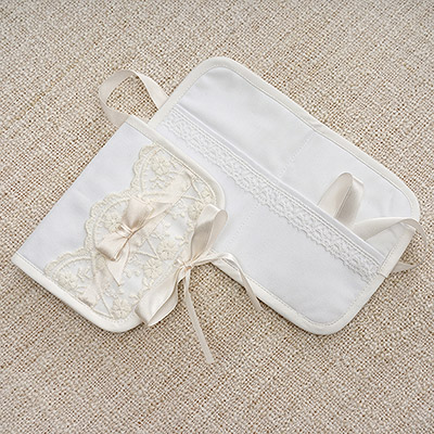 Фото товара "Кружевной конвертик для первого локона" из магазина ЛиноБамбино