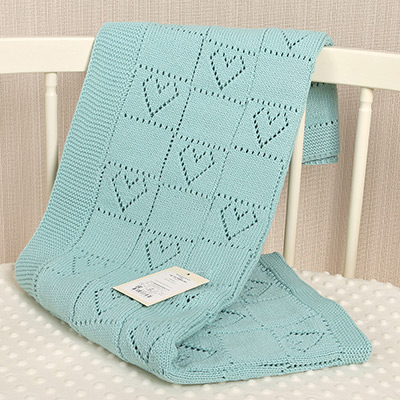 Фото товара "Детский плед "Сердечки" тиффани" из магазина ЛиноБамбино