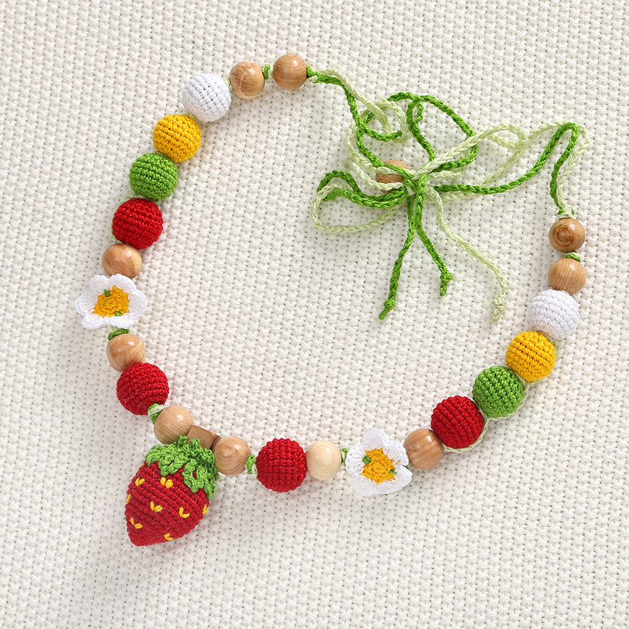 Слингобусы Клубничка, деревянно-вязаная игрушка фото 2