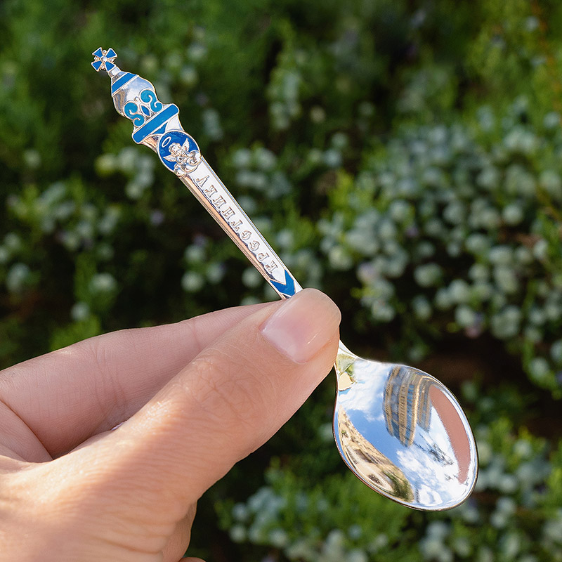 Серебряная ложечка с эмалью Крестнику фото 2