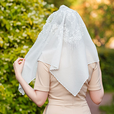 Фото товара "Вышитая косынка "Адель"" из магазина ЛиноБамбино