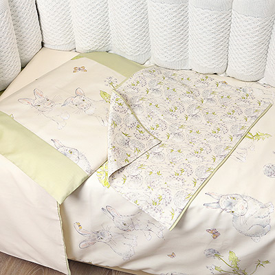 Постельное белье Кролики на зеленом 3 предмета - миниатюра фотографии товара в каталоге ЛиноБамбино