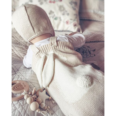 Фото товара "Боди и шапочка "Зайка" пшеничный" из магазина ЛиноБамбино