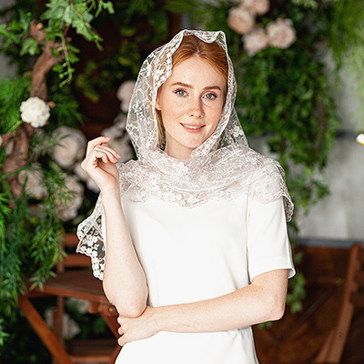 Большая кружевная косынка "Серебряный дождь" - фото из магазина ЛиноБамбино