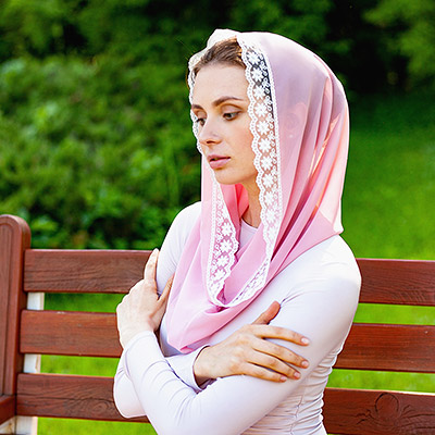 Фото товара "Шифоновый женский снуд-капюшон "Пион"" из магазина ЛиноБамбино