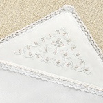 Крестильная пеленка с капюшоном "Крестик в бутонах"