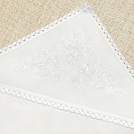 Крестильная пеленка с белой вышивкой