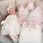 Комплект на выписку девочки "Люрекс" молочно-пудровый