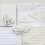 Комплект на выписку "Конфетти" молочный