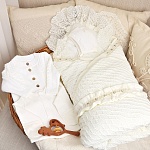 Вязаный комплект на выписку "Жемчуг" молочный