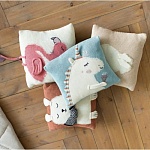 Декоративная подушка Зайка на бежевом