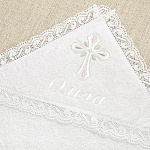 Кружевное полотенце для крещения "Крестик с листочками"