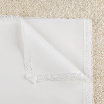 Пеленка с кружевной оторочкой