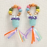 Вязаная слинго-погремушка